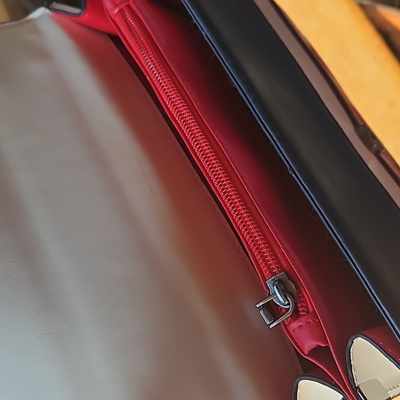 Vinyl Bee Bag Chain Strap - Picture 7 of 7